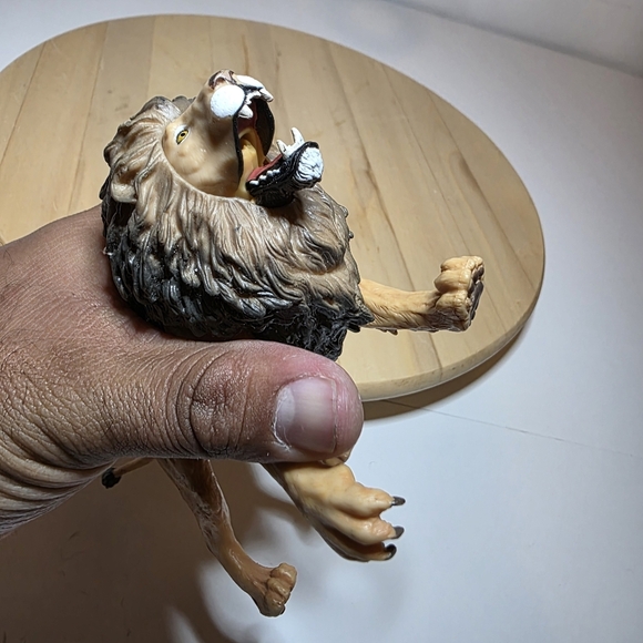 Chronicles Of Narnia: Lion Witch Wardrobe Aslan Action Figure Only - Picture 10 of 10